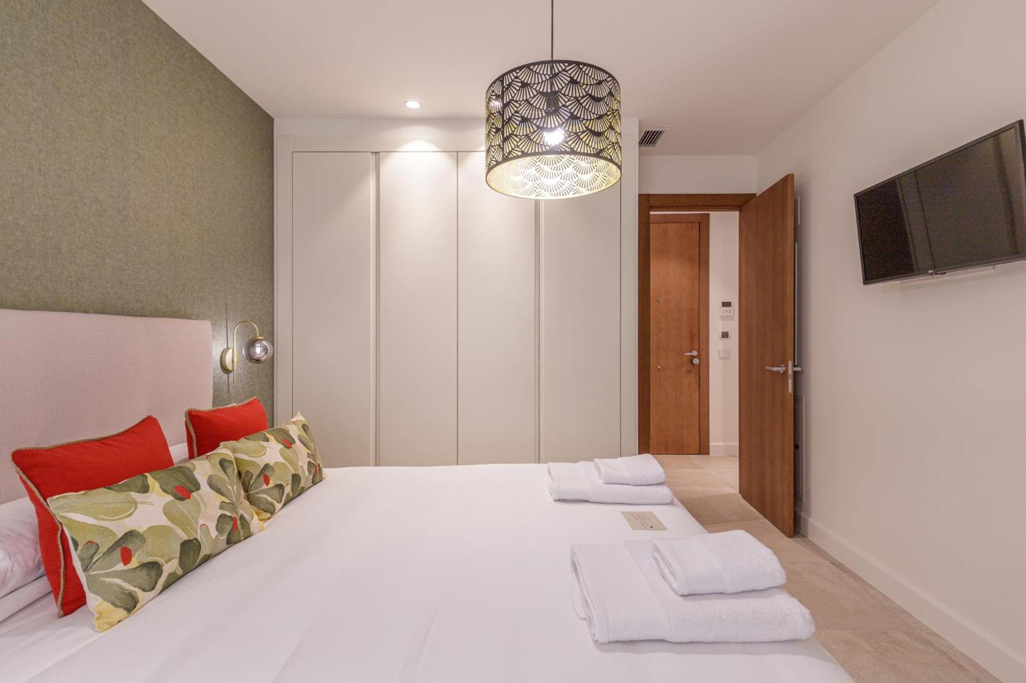 Plaza Del Siglo Suites & Boutique Apartments By Caleta Homes مالقة المظهر الخارجي الصورة