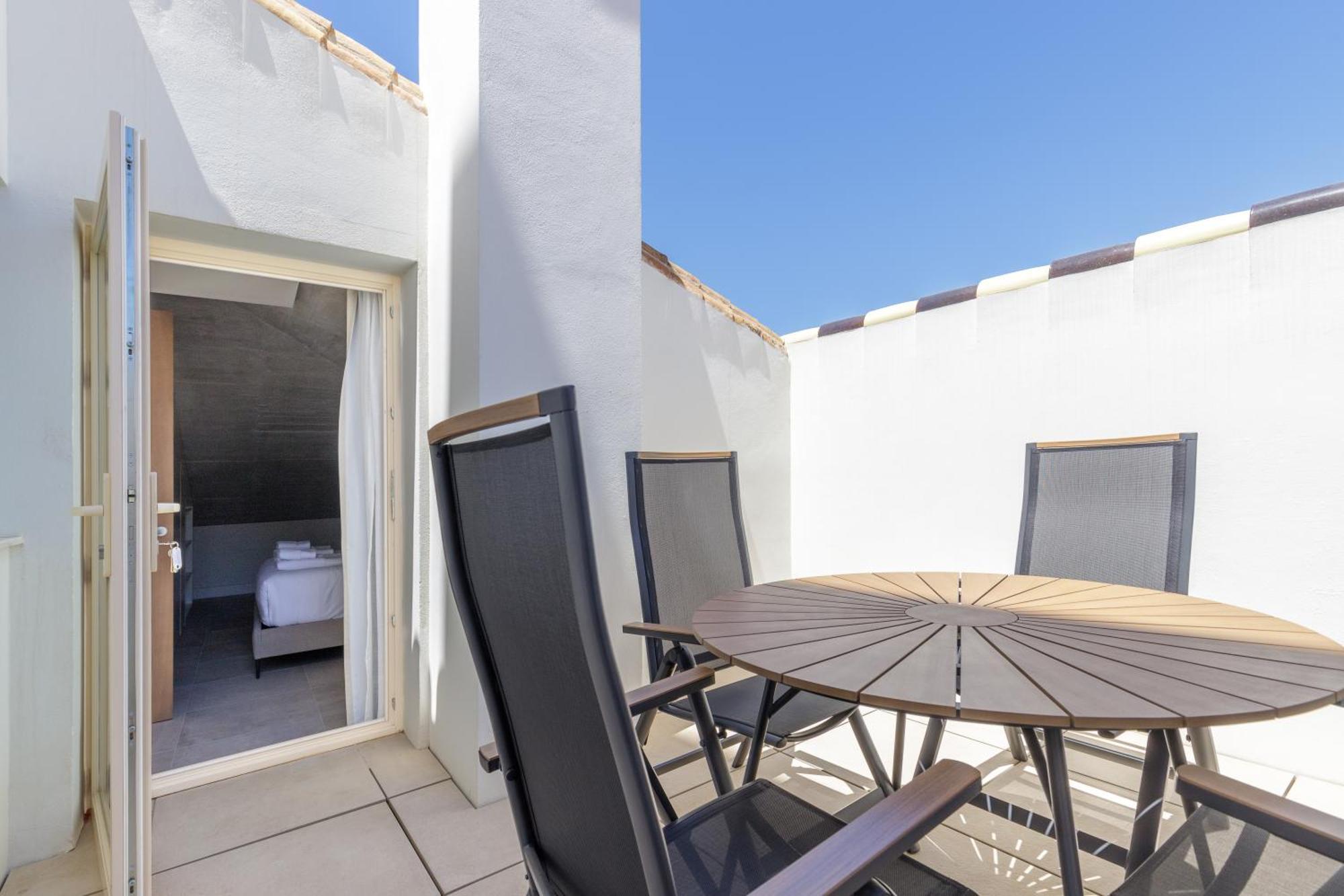 Plaza Del Siglo Suites & Boutique Apartments By Caleta Homes مالقة المظهر الخارجي الصورة